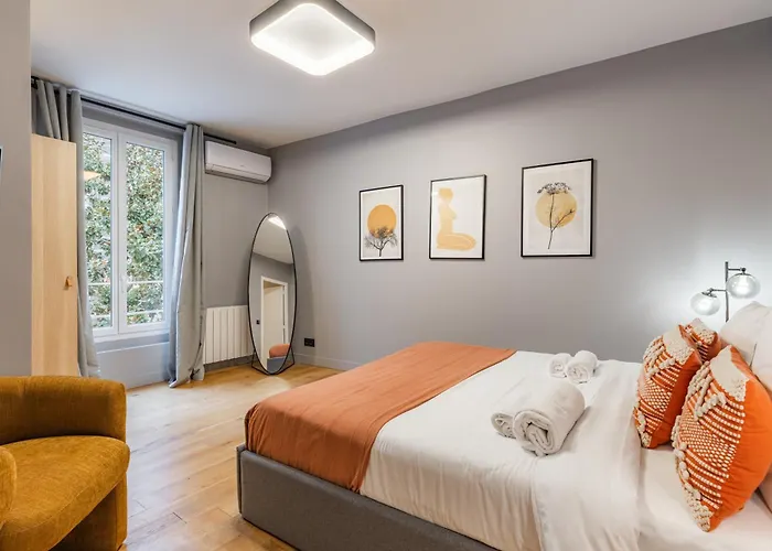 Exceptional Triplex With 6 Bedrooms & Air Conditioning Apartmán Paříž