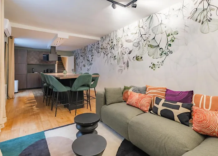 Exceptional Triplex With 6 Bedrooms & Air Conditioning Apartmán Paříž