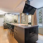 Exceptional Triplex With 6 Bedrooms & Air Conditioning
