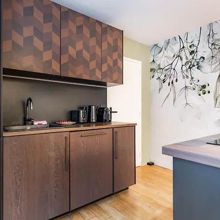 Exceptional Triplex With 6 Bedrooms & Air Conditioning Διαμέρισμα Παρίσι