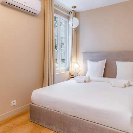 Διαμέρισμα Exceptional Triplex With 6 Bedrooms & Air Conditioning