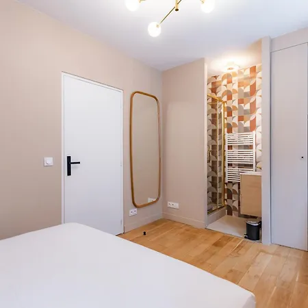 Exceptional Triplex With 6 Bedrooms & Air Conditioning Διαμέρισμα Παρίσι