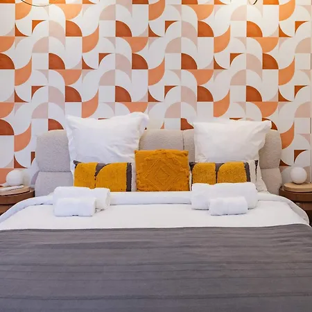 Apartment Exceptional Triplex With 6 Bedrooms & Air Conditioning Paris