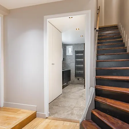 Exceptional Triplex With 6 Bedrooms & Air Conditioning Apartment Paris