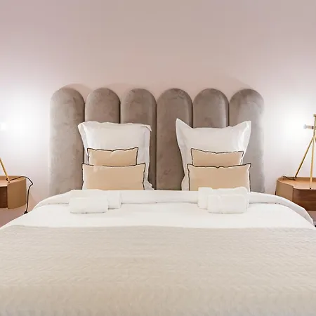Apartment Exceptional Triplex With 6 Bedrooms & Air Conditioning Paris