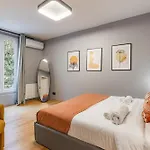 Exceptional Triplex With 6 Bedrooms & Air Conditioning 公寓 巴黎